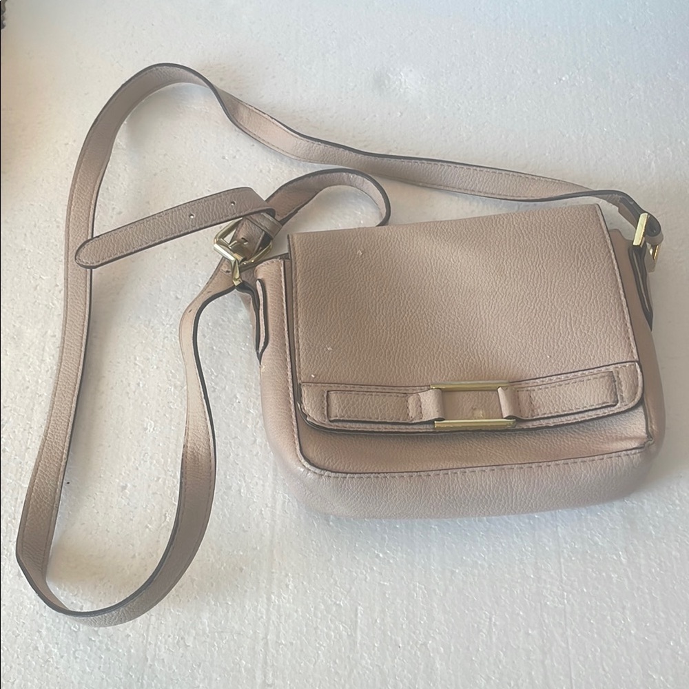Merona Tan faux Leather Crossbody Bag purse zipper pockets compartments